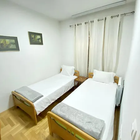 Luka'S Apartments Skopje Zewnętrze zdjęcie